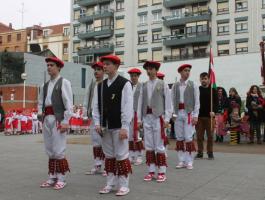 DANTZA TALDEA SANTUTXUN