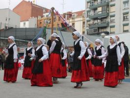 DANTZA TALDEA SANTUTXUN